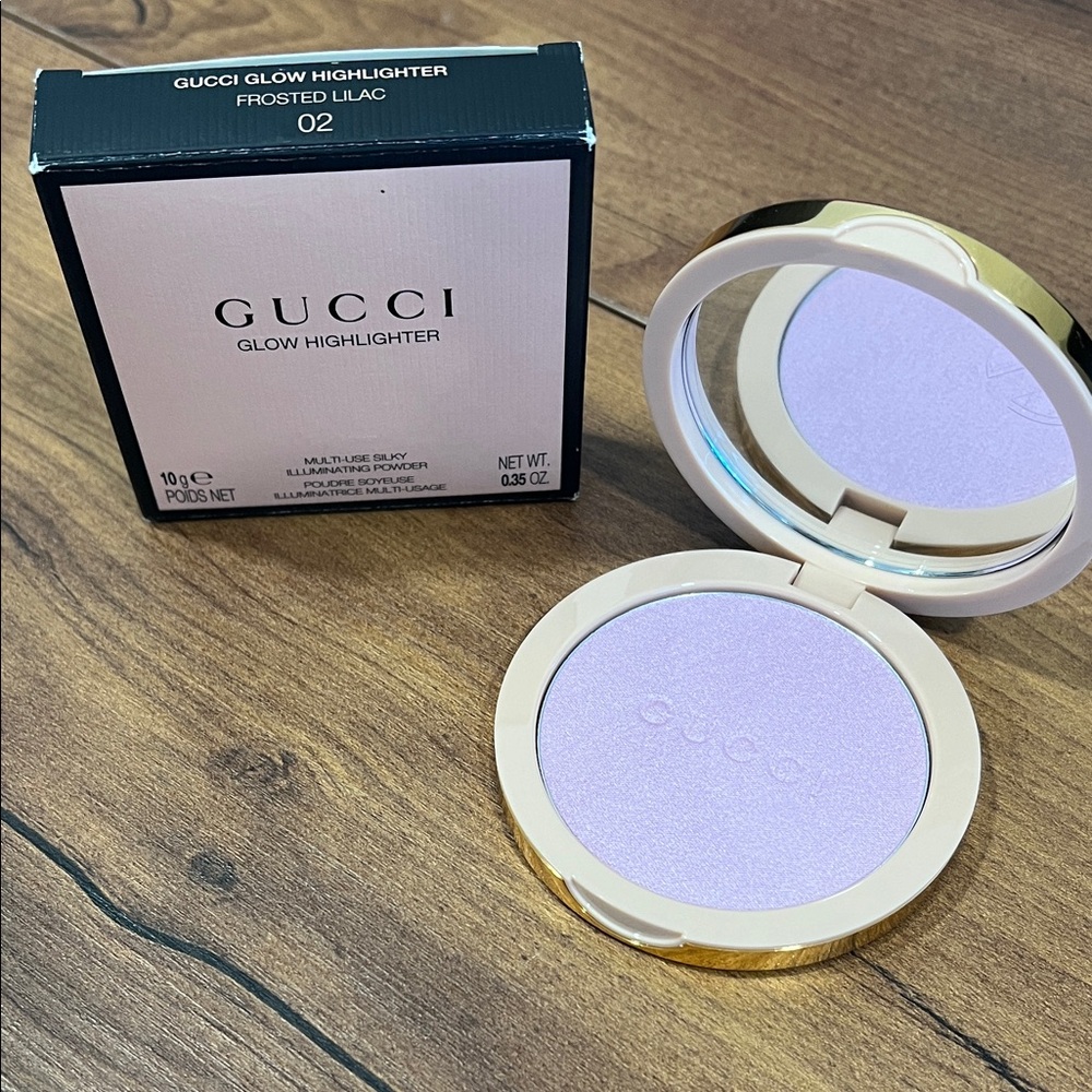 Gucci Glow Highlighter in Soft Lilac